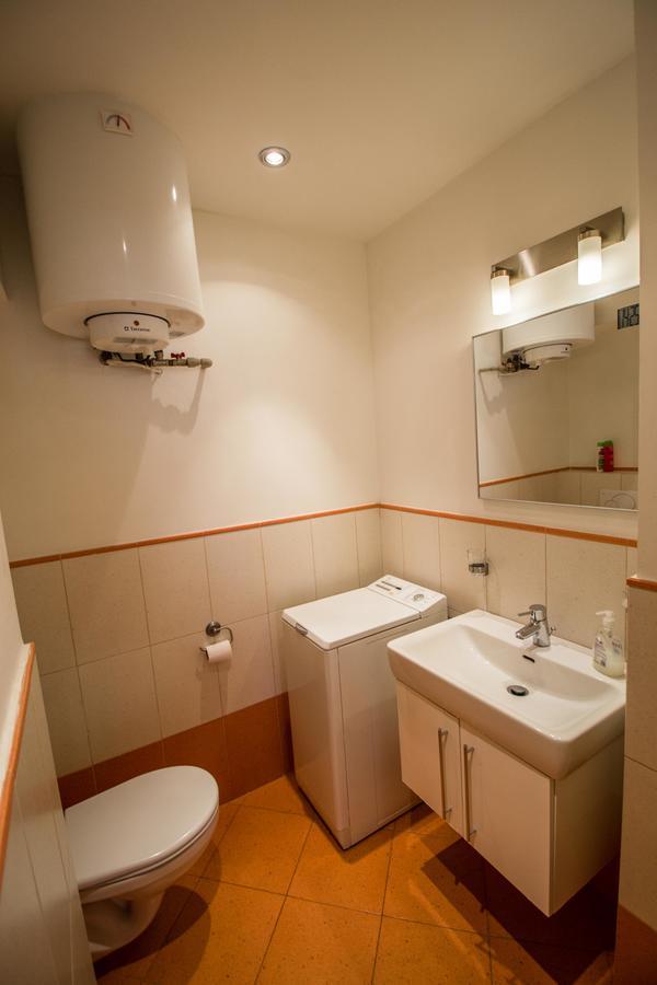 Unique Apt 250M From The Charles Bridge Apartment Praha Bagian luar foto